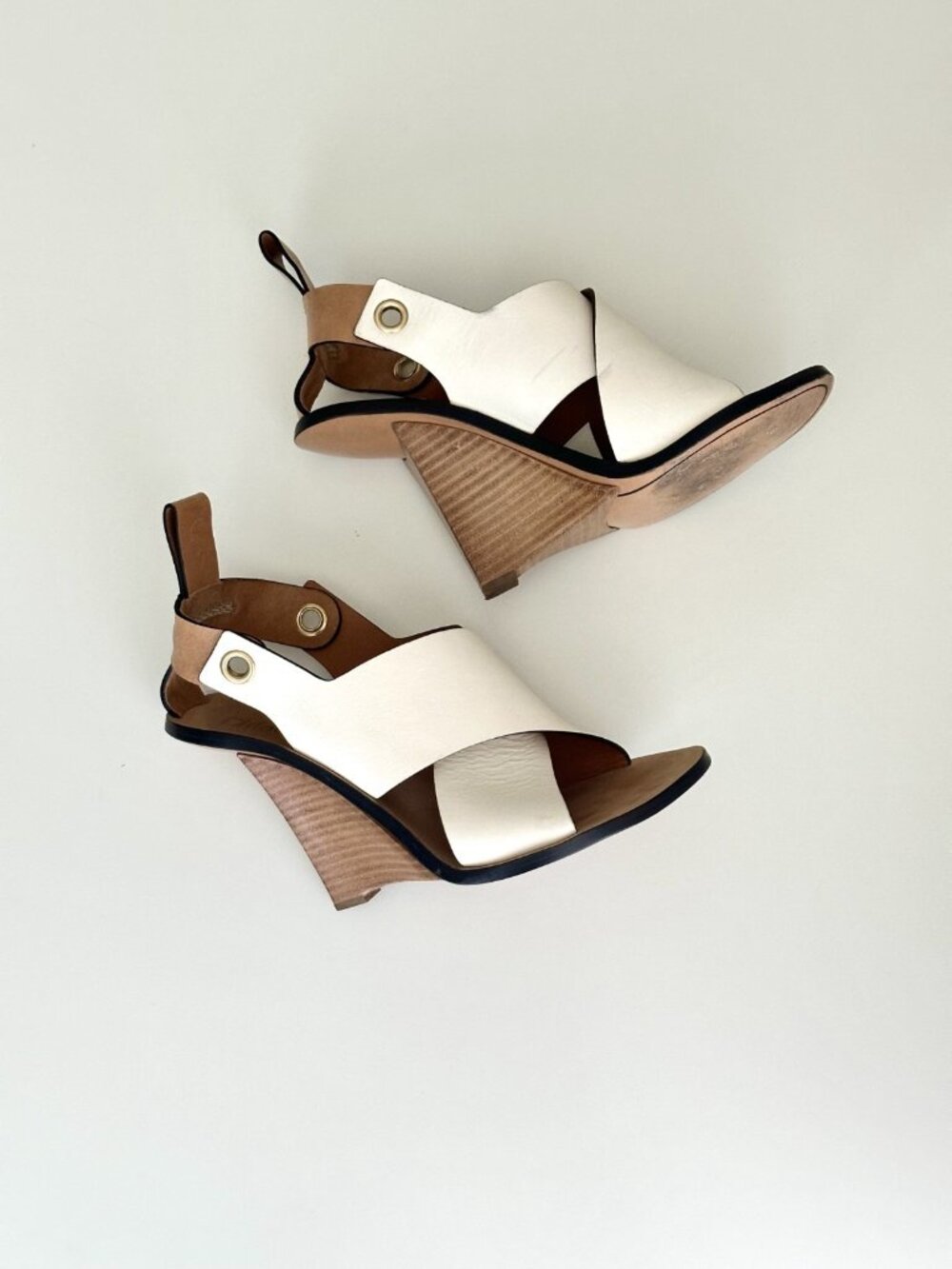 CHLOE White Leather Criss Cross Wooden Wedge Sandals Size 38 (US 8)